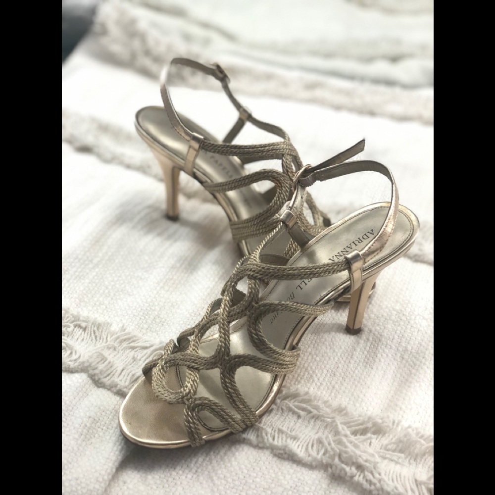 💛 Adrianna Papell Boutique Gold Heels 💛